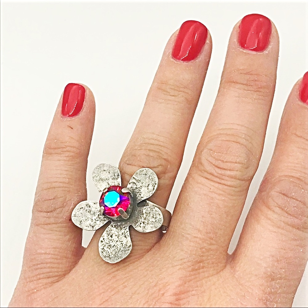 Flower ring-crystal statement ring